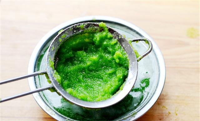  好吃|凉皮最简单的做法，不揉面不洗面，10分钟就做好，劲道好吃超开胃