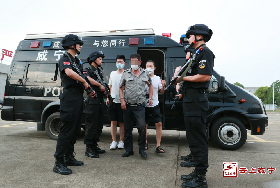 潜逃|祖坟墓碑"泄密"潜逃29年命案要犯终落网