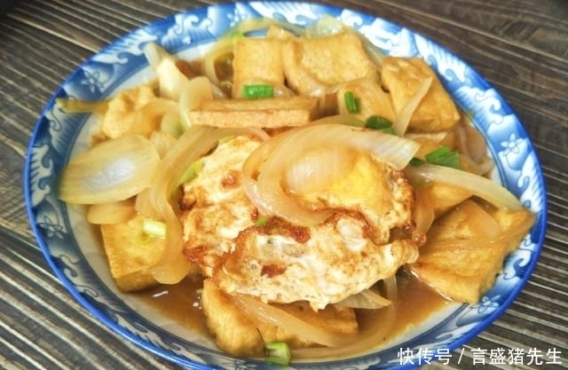 把豆腐|豆腐鸡蛋新吃法,鲜香入味,隔三差五做给家人吃,营养好吃人人夸
