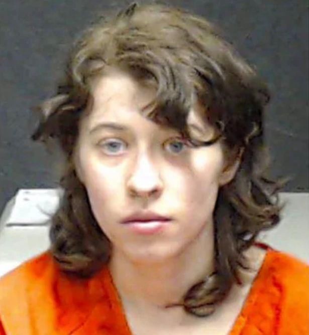  敲响|美国农夫家门被疯狂敲响，光脚女子全身是伤求帮助，结果你真猜不出来