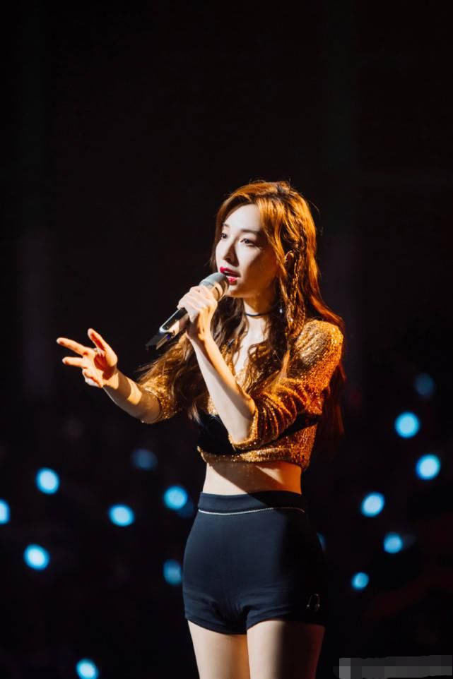  姐姐|吴昕回忆妈妈下岗蹲地上哭，抹泪哭诉：我必须要努力让家里条件变好