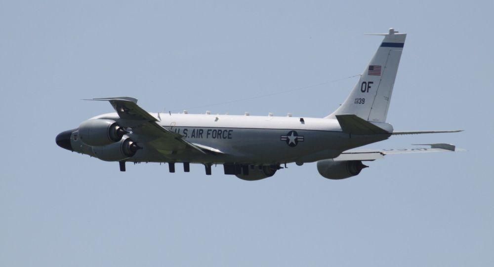  危险|美侦察机异常接近，突遭东部军区苏35贴身拦截，美：动作过于危险