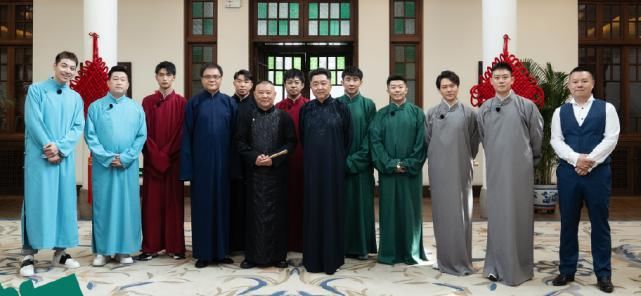  团综|德云社团综幕后采访曝光，遭节目组犀利提问，秦霄贤的回答飘了