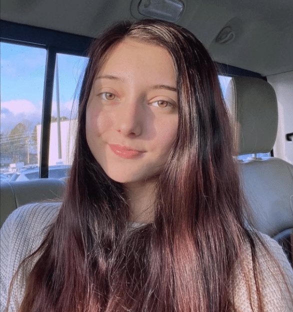  男子|17岁女孩坐在车里一动不动, 男子上前一摸发现女孩已经没有呼吸