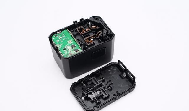  充电|万旅45W快充旅行转换插座拆解，一个便可走遍世界