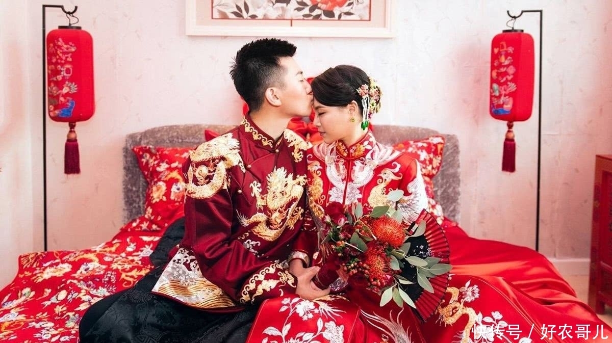 霸道|奇闻:全网最霸道新娘,新郎掀盖头反被扑倒,网友:且行且珍惜