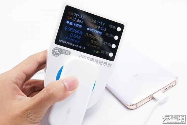  功率为8|小饼干能给什么设备用？OPPO 50W 超闪饼干充电器兼容性评测