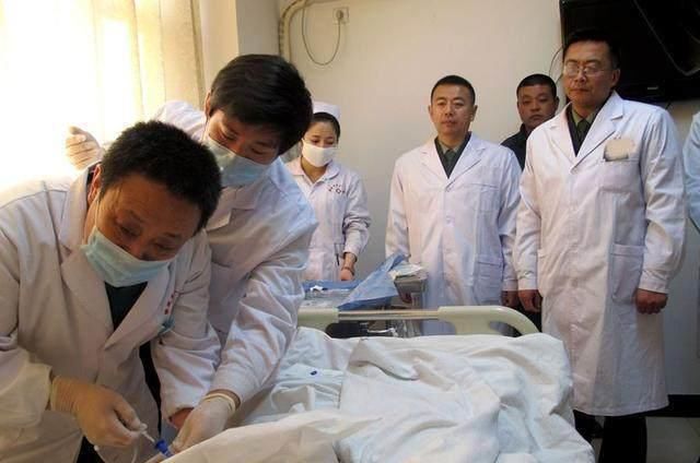  医生|27岁小伙确诊肝癌1个月离世！医生说出真相后，母亲沉默了！