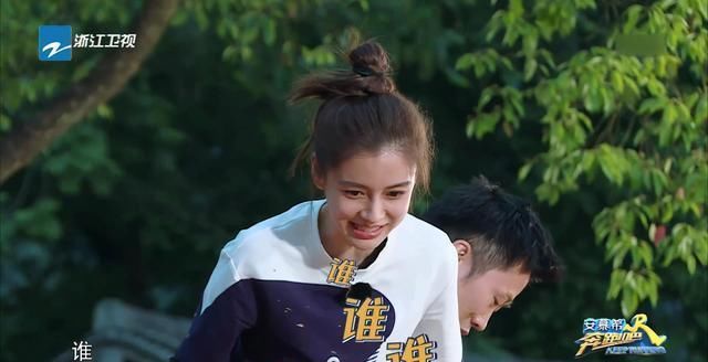 Baby|Baby唯一不敢对视的男嘉宾,见面瞬间跪倒在地,郑恺的反应亮了