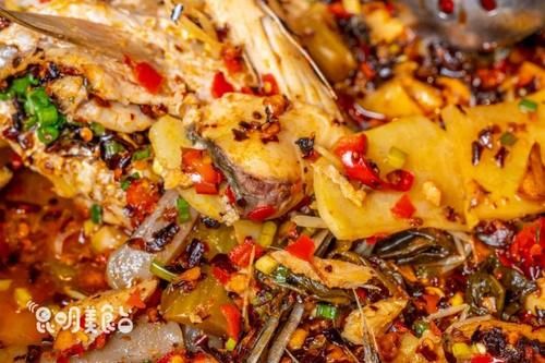 排队|昆明排队三十年老店,15张桌子,“镇店之宝”每天卖半吨