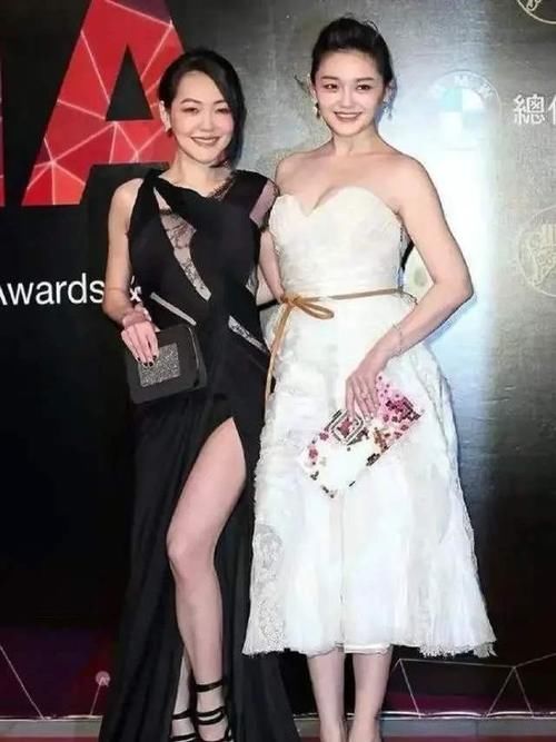 抢起|小S抢起镜来，连女儿都怕！不过许曦文美得更高级