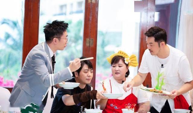  节目组|肖战还未出镜，“反肖”大粉已经给《青春环游记》下了“连环套”