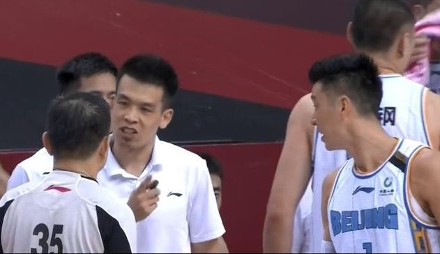  北京|火药味十足！常林任骏飞各吃违体，林书豪单节12分，首钢抗议判罚