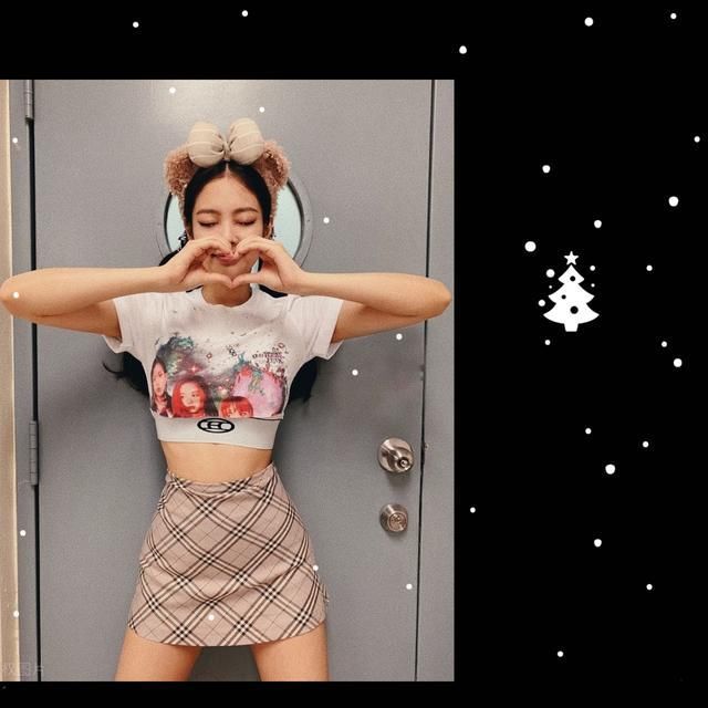  小心|简约不简单，瞧时尚博主的“基础条纹装”穿搭，处处透着小心机