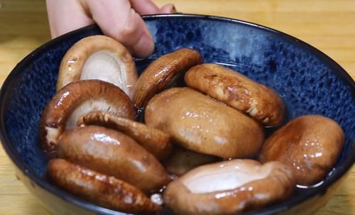 肉汤|秋天，多喝此汤，好喝又营养，比肉汤香，比西红柿汤鲜