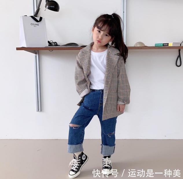 女人|女人的精致感要从小抓起!学8岁时尚博主穿搭,韩式风简约显气质