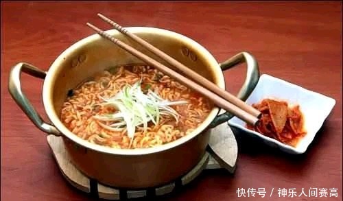 有名|中国''最有名''的9碗面,南北各占4碗,最后一碗意想不到