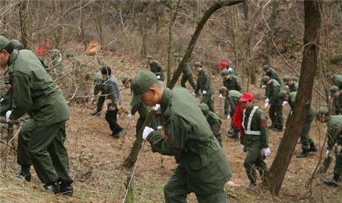  发现|5名学生失踪，30万人搜寻无果，发现时，已在射击场附近躺了11年