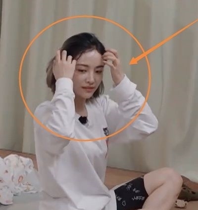 许佳琪|许佳琪偶像包袱有多重?看清她的“素颜”后,男粉不开心了