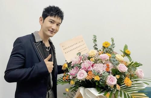  黄晓明采访|《浪姐》为第二季提前搞事？编排杨幂刘涛并cue赵丽颖，刘涛发文接梗回怼