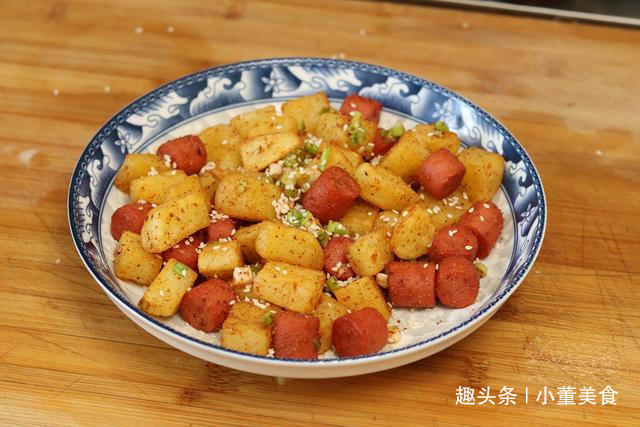 做法|土豆别炒着吃了,教你一个新做法,我家一周吃5次,比吃肉还过瘾