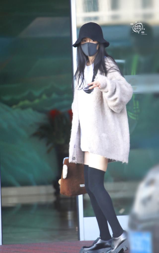 邓伦|杨幂邓伦一起上综艺,甜蜜互动的同时穿搭非常亮眼!邓伦我爱了!