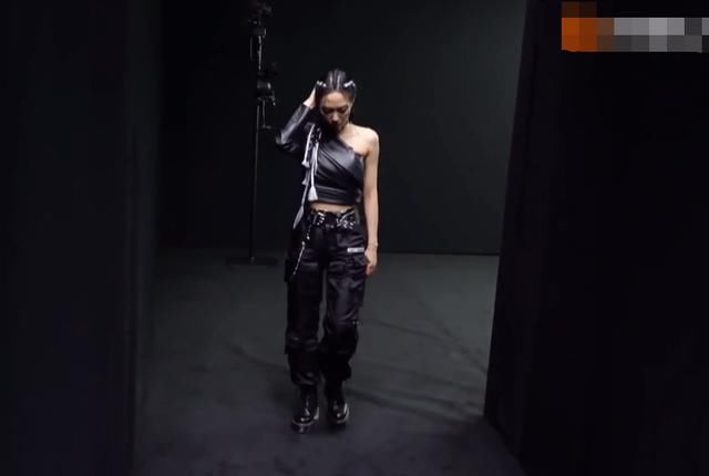  造型|《浪姐》最新舞台造型，宁静组酷帅风，《情人》组红配粉认真的？