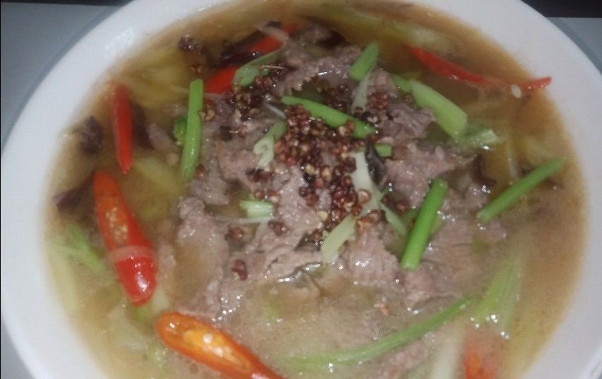  特别|杂蔬水煮牛肉片，酸辣鲜麻，营养开胃，连汤汁都特别好喝