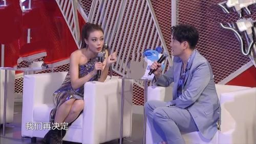  一锅粥|《我们的歌2》首播翻车？盲选乱成一锅粥，三组配对歌手貌合神离