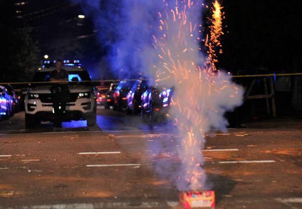 女子|美国女子听从区长建议,制止非法燃放烟花,三天后遭报复枪击身亡