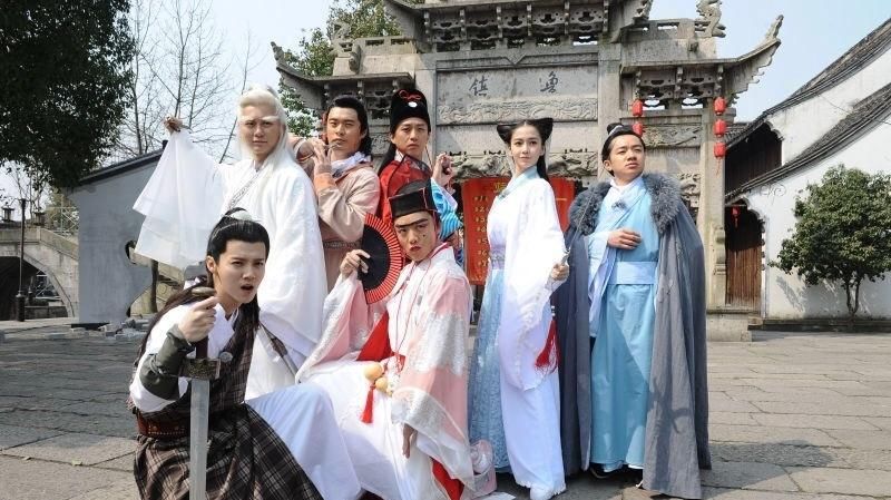  家族|《奔跑吧》迎来一百期，跑男家族别样重聚，李晨baby激动落泪