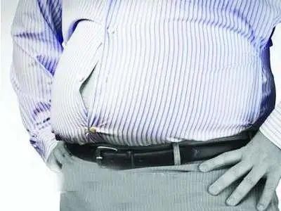  远离|脱离中年油腻男第一步，远离这四个生活习惯，甩掉啤酒肚！