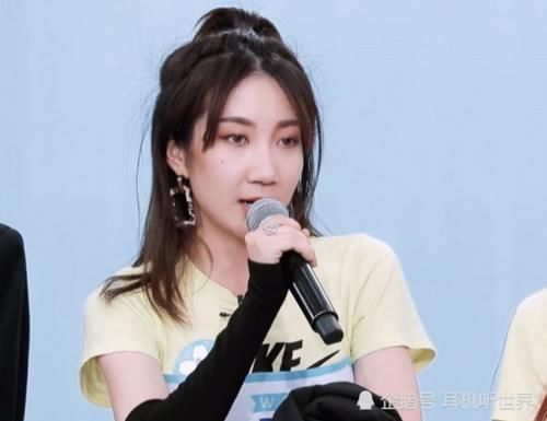 节目中|乃万刚在《青你2》淘汰,现已转行做老板,行事大气不手软