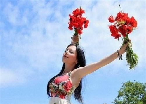  人称|金三角最危险女毒枭，人称“罂粟女皇”，我国出手后如今生死成迷