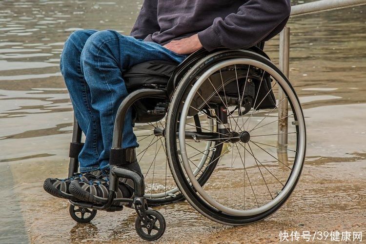 断骨增高7.2厘米的李亚诺(花了家里16万断骨，只为增高7.2厘米的李亚诺，后来怎么样了？)