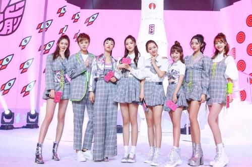  看不到|喻言上节目再度被打码，这次连人影都看不到，粉丝尬吹很漂亮