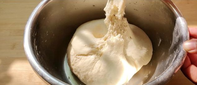  详细|馒头这样做才好吃，超详细教你发面，蒸的馒头松软光滑有嚼头！