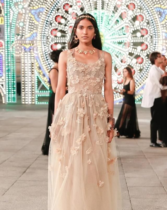  Dior|Dior 在意大利举办了一场没有观众的线下早春发布秀