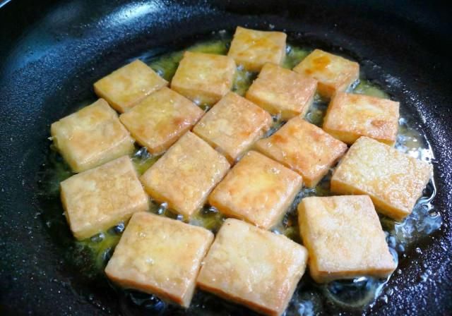  大盘|这菜我家隔几天做一回，2块钱炒一大盘，比肉还好吃，总也吃不腻