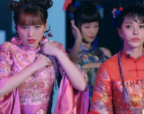  致使|《乘风破浪的姐姐》三公淘汰三人，金莎折扇掉落致使张雨绮团倒数