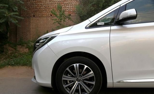  侧门|GM8大师版发力，舒适如坐高铁，长5米1+电侧门+双天窗，不足24万