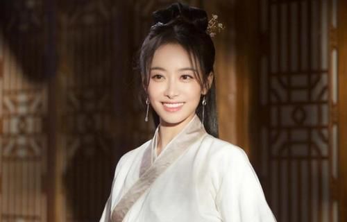  造型|宋茜金鹰女神造型邋遢惹吐槽，膀大腰圆堪称灾难，被嘲历届最丑