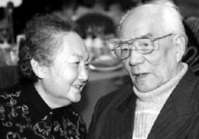 张灵甫|迎娶“儿子”为妻，相濡以沫40年，临终留下遗言：有你真幸福