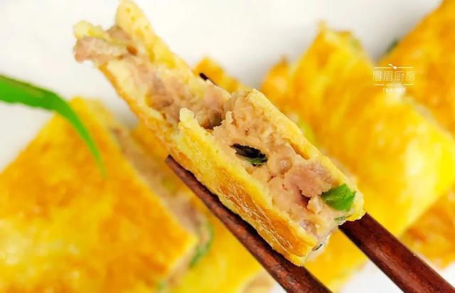  适量|早餐鸡蛋这样吃最美味，不加一滴水，两面煎一煎，简单三步就搞定