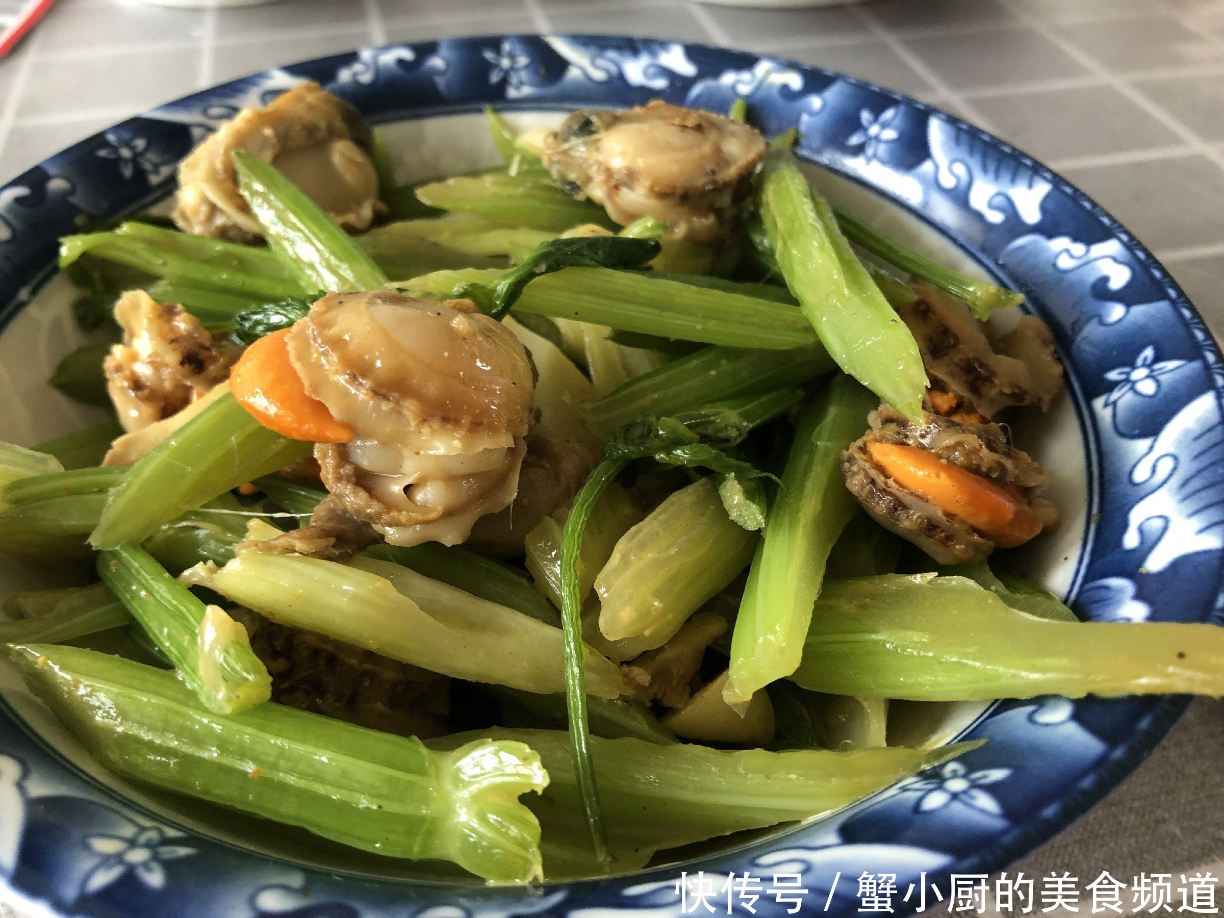 羡慕|家三口晚餐晒朋友圈火了,简单营养不浪费,网友:真羡慕