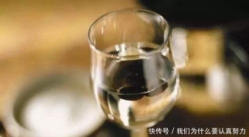  心窝|适合喝酒时发的说说，句句扎心，戳人心窝！