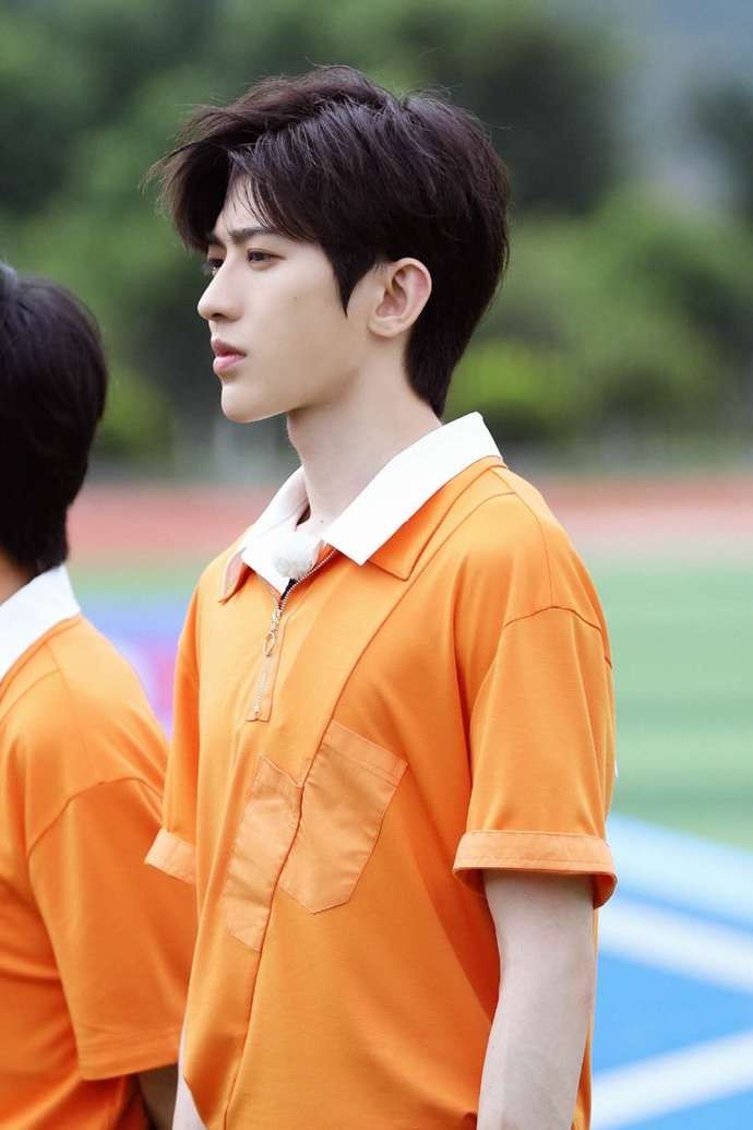  奔跑|何为顶流？看蔡徐坤就知道了，带动《奔跑吧》收视，下一季还有他