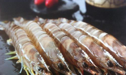 下锅|水煮虾时,应该冷水下锅还是开水下锅?用错了水,难怪虾肉不鲜嫩