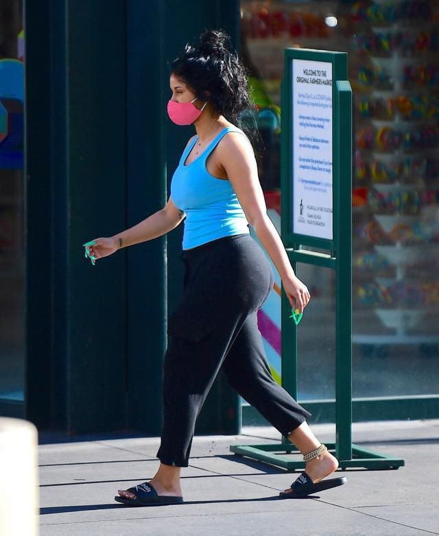 特别|女星卡迪·B现身洛杉矶街头，她有着特别的魅力