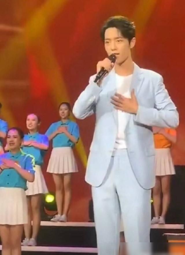  苗红|中秋节看王一博，国庆节看肖战，根是苗红